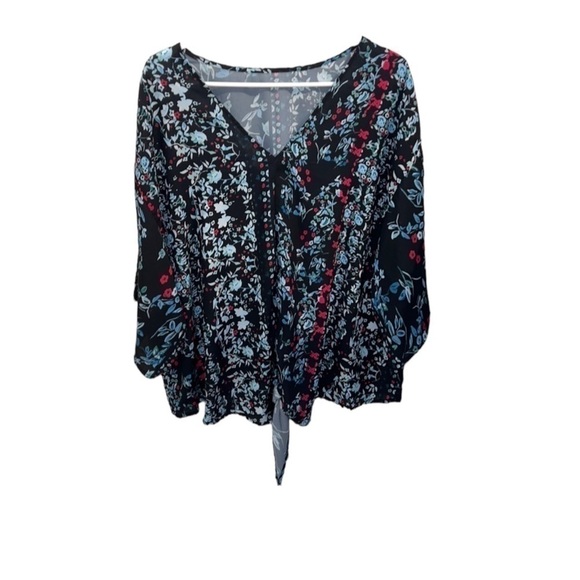 Floral blouse. Ties in the bottom front. XXL. Black. - Picture 1 of 2